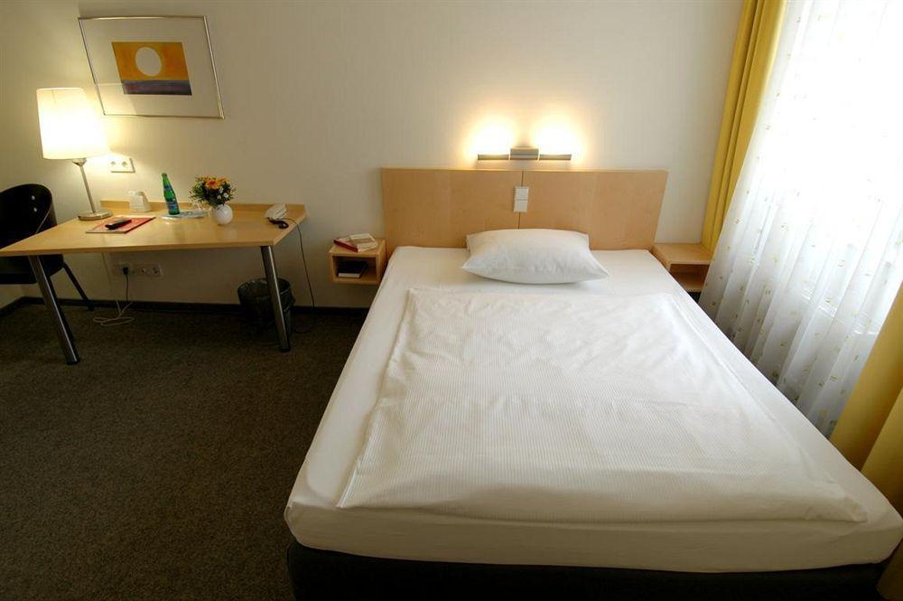 Cvjm Duesseldorf Hotel & Tagung ภายนอก รูปภาพ