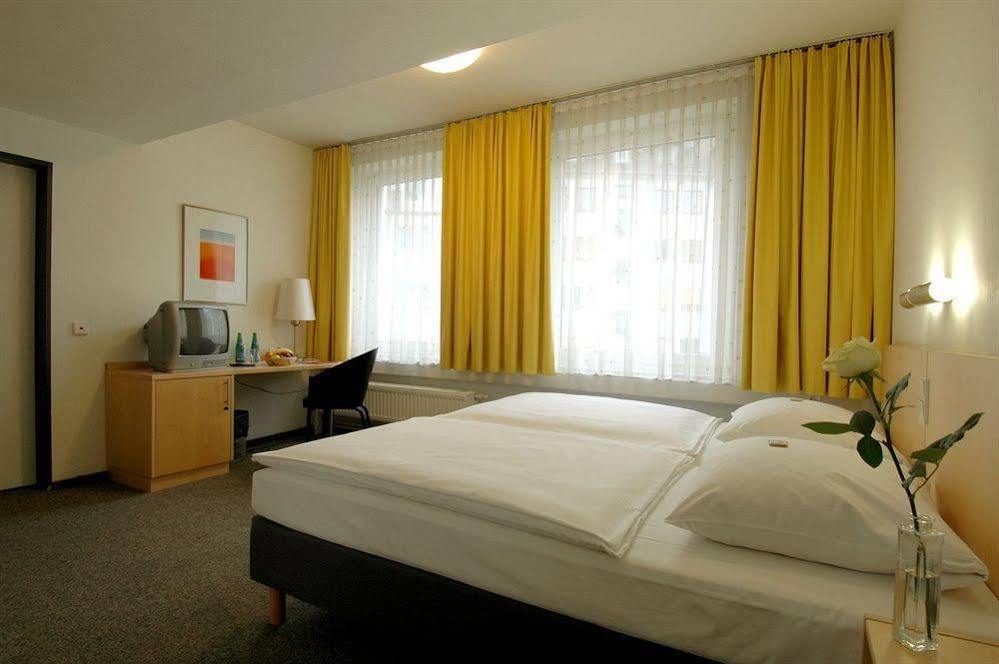 Cvjm Duesseldorf Hotel & Tagung ภายนอก รูปภาพ